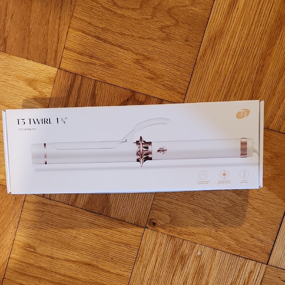 T3 - Twirl 1 ¼ Inch Curling Iron
